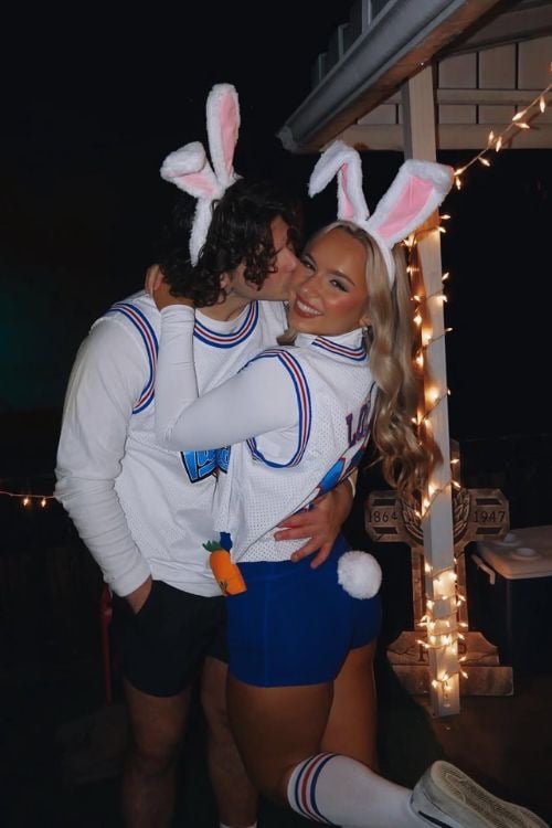 COUPLES HALLOWEEN COSTUME IDEAS