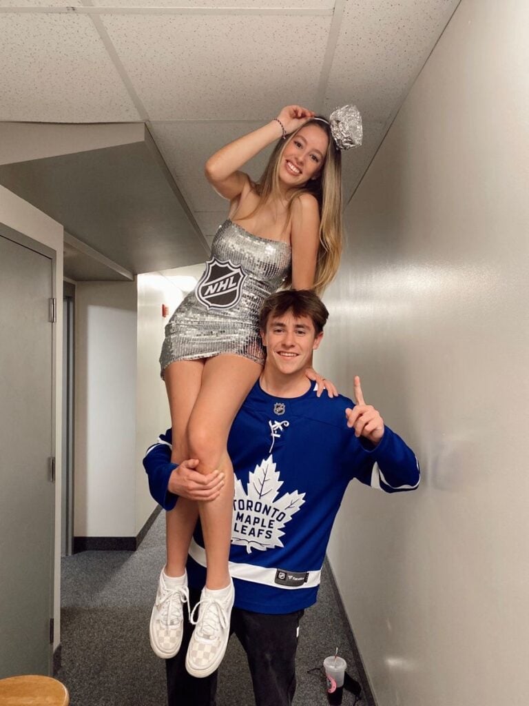 COUPLES HALLOWEEN COSTUME IDEAS