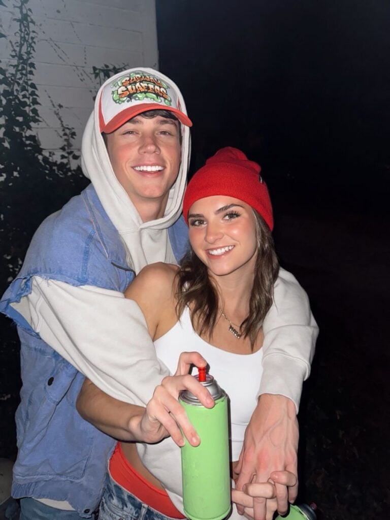 COUPLES HALLOWEEN COSTUME IDEAS