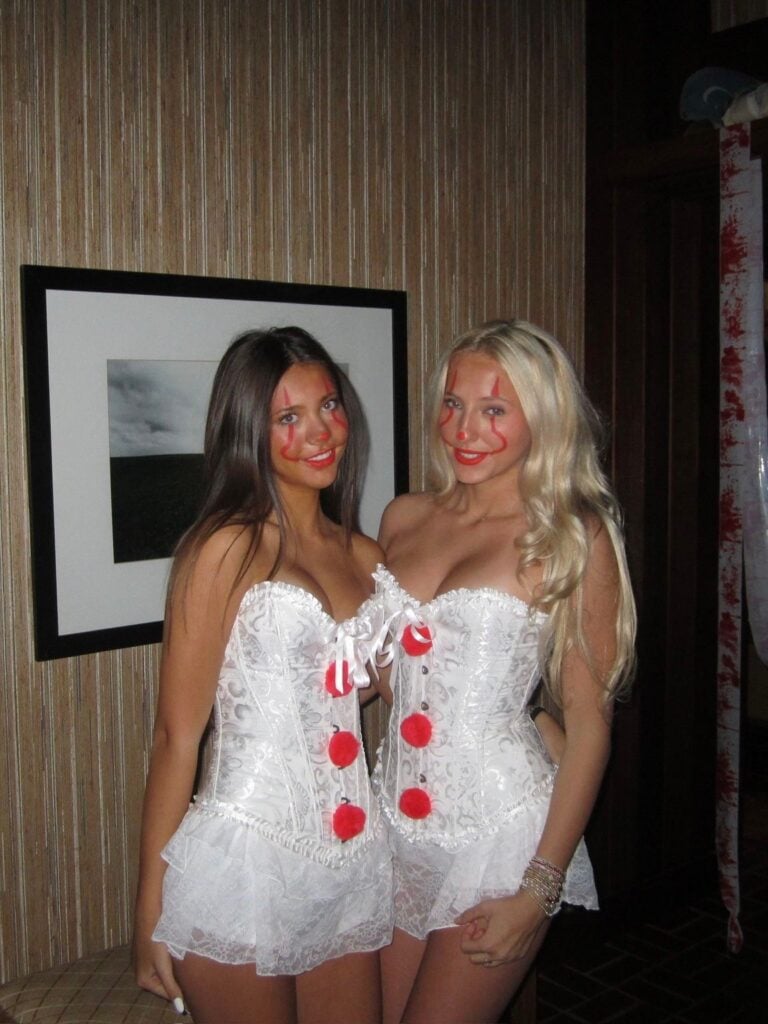trendy duo halloween costumes