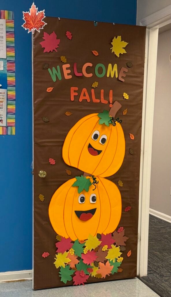 FALL CLASSROOM DOOR DECORATING IDEAS