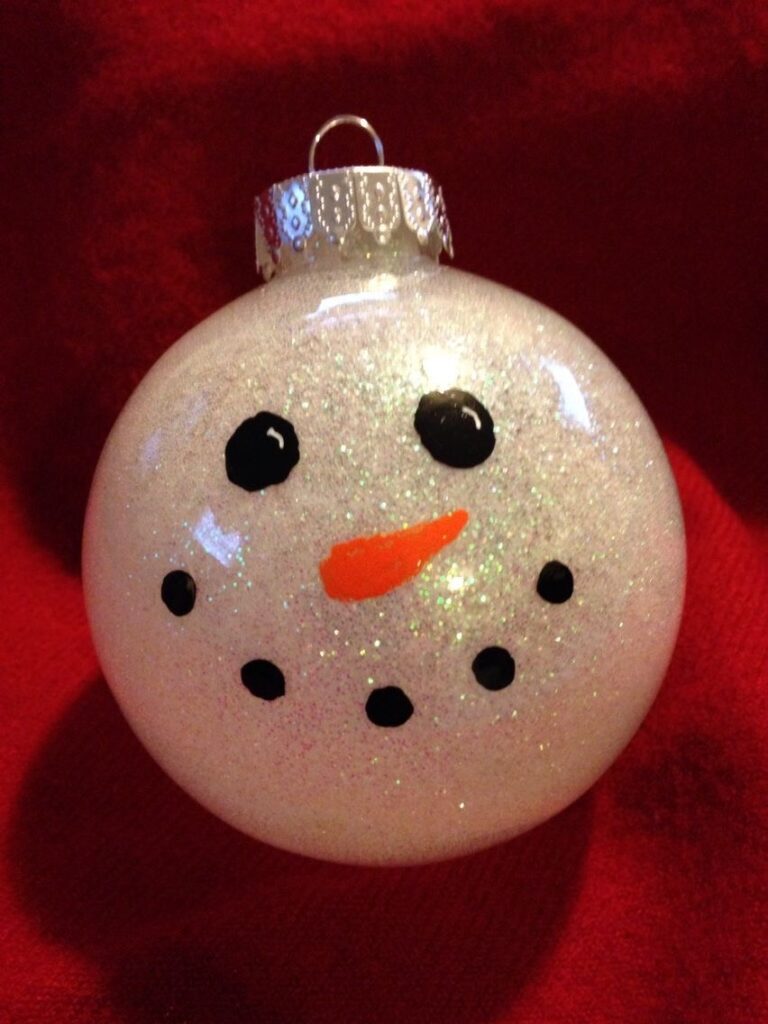 32 DIY CLEAR GLASS CHRISTMAS ORNAMENT IDEAS