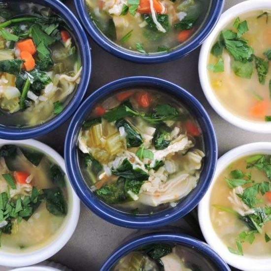 Arroz tostado e canja de galinha com limão Arroz tostado e canja de galinha com limão