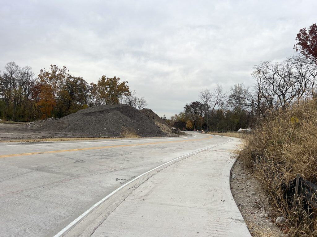 Scenic suburban Chicago cycling route with paved bike path and autumn foliage.
