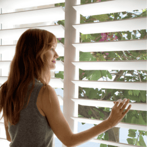 Sun shades window fashions, custom window blinds and shades, home interior decor.