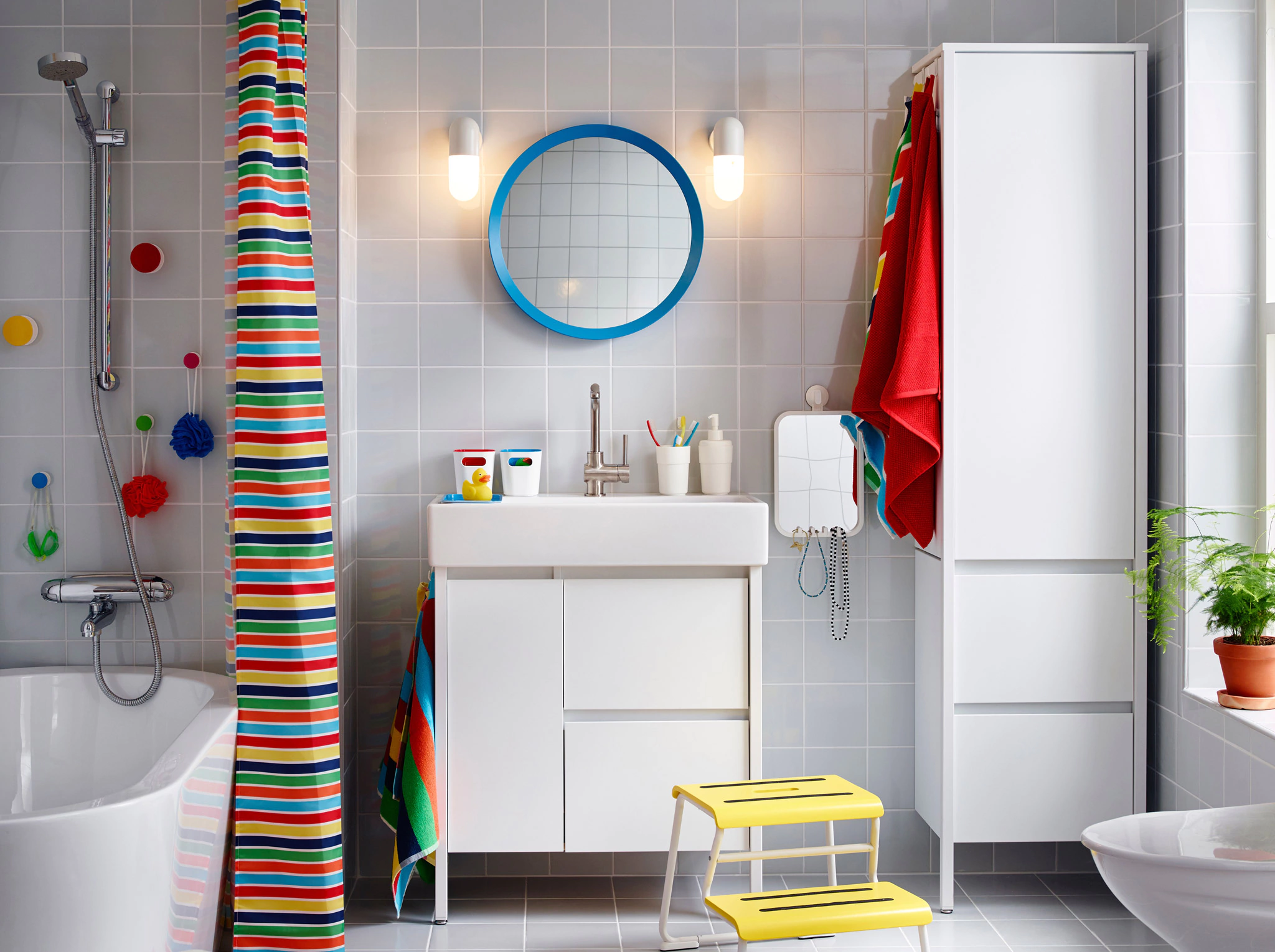 woa White Bathroom Renovation Design Ideas - Recommended by Design Experts