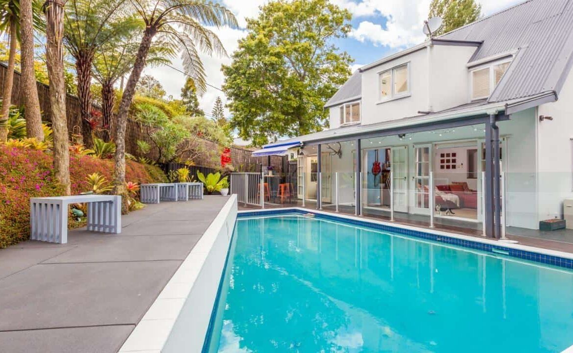 1600076_1_Listing_v2-1170x720 Contemporary Artisan Bathroom renovation in West Auckland