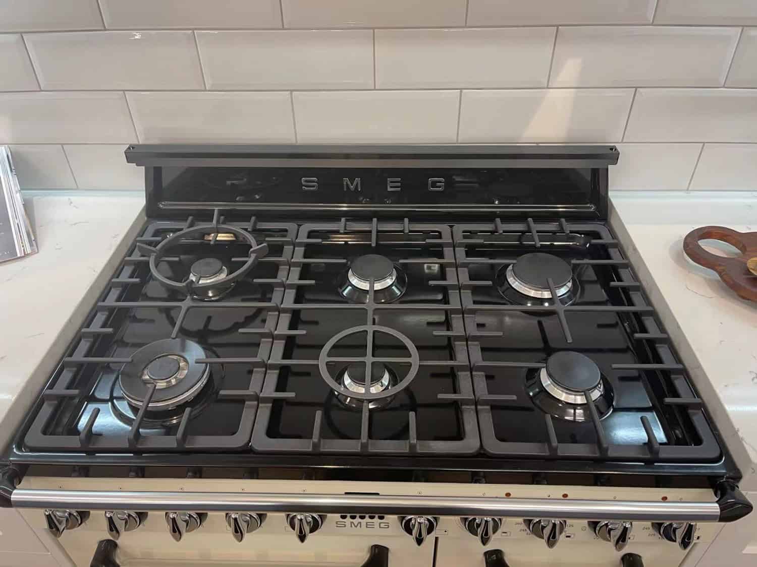 Smeg-cooktop Kitchen Displays At Our Auckland Showroom: Detailed Breakdown