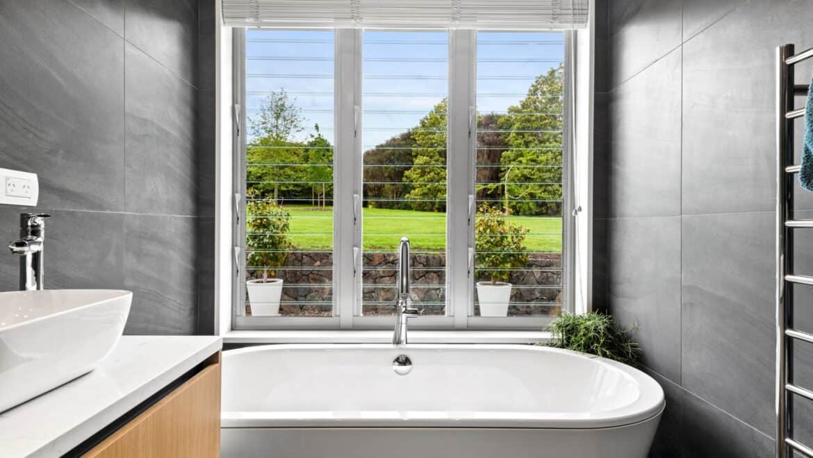 freestanding bath
