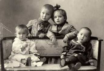 HÁNYAN VANNAK AZ APRÓSZENTEK?