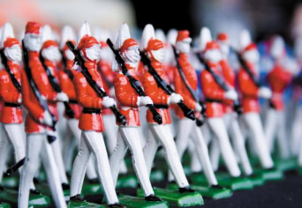 ÓLOMKATONA ÉS EZÜSTKANÁL