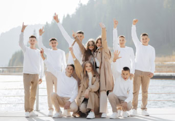 Hangyás kesztyű és rózsatánc – interaktív feladatsor