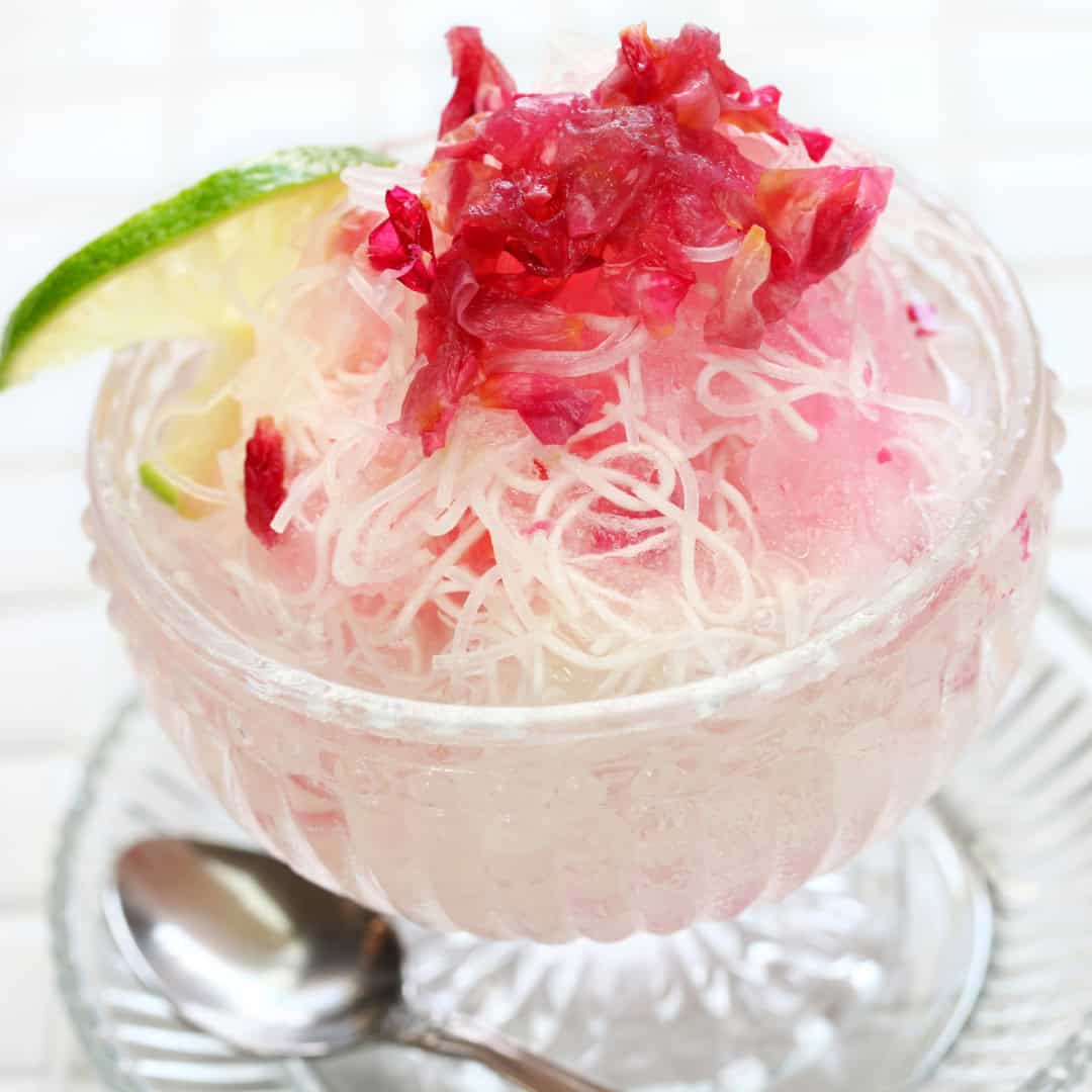 faloodeh in a glass bowl