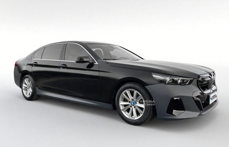 Black sedan car, auto parts, vehicle accessories, Tangma Craftsman Auto Parts.