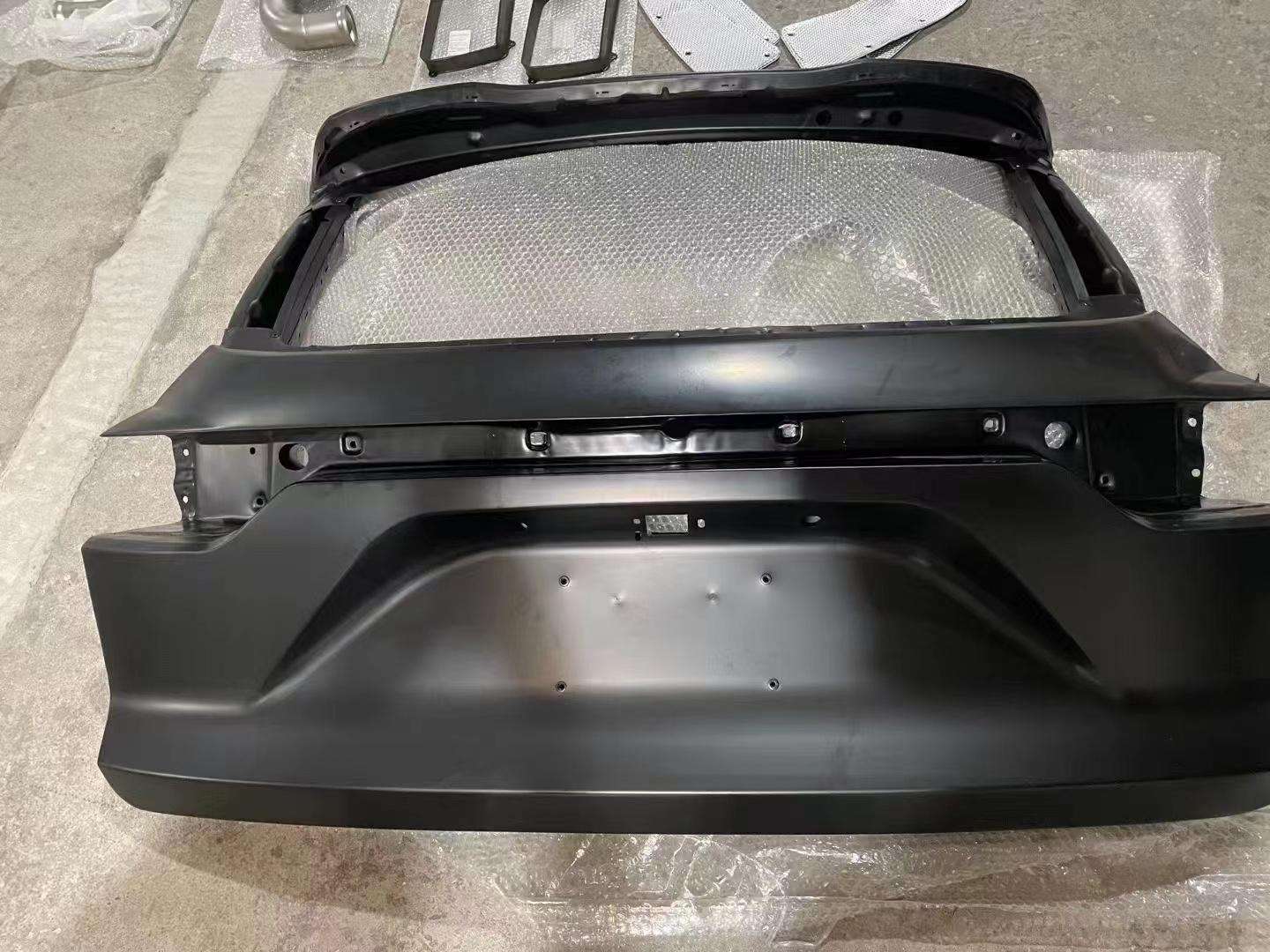 Porsche Cayenne modified 958 to 2024 body kit with 3D Laser-Engineered OEM fitment, Polymer Hybrid flares, and Turbine AirFlow™ design. Direct bolt-on. - Image 4