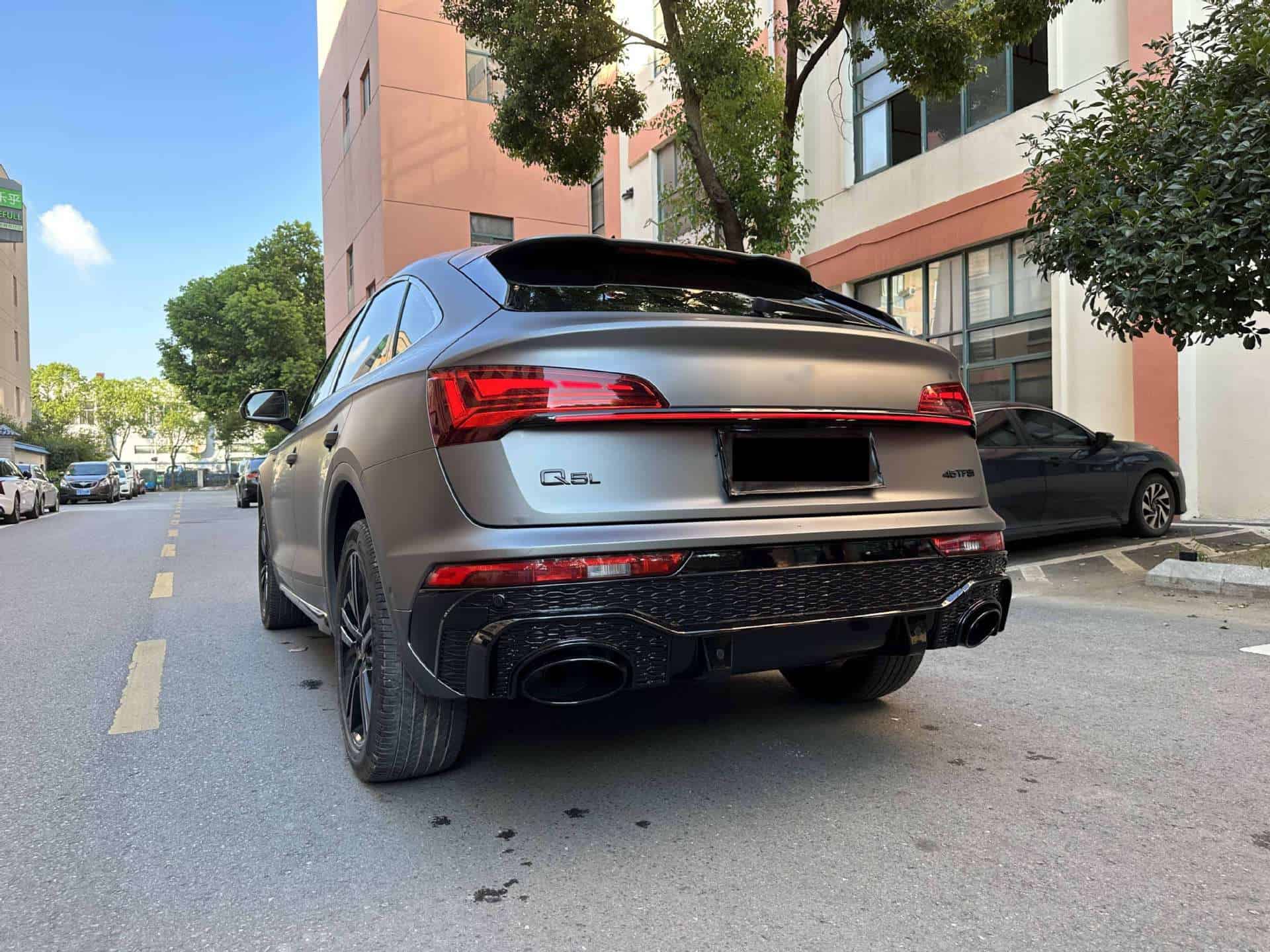 Audi Q5L Sportback RSQ8 Style Diffuser – Honeycomb Black