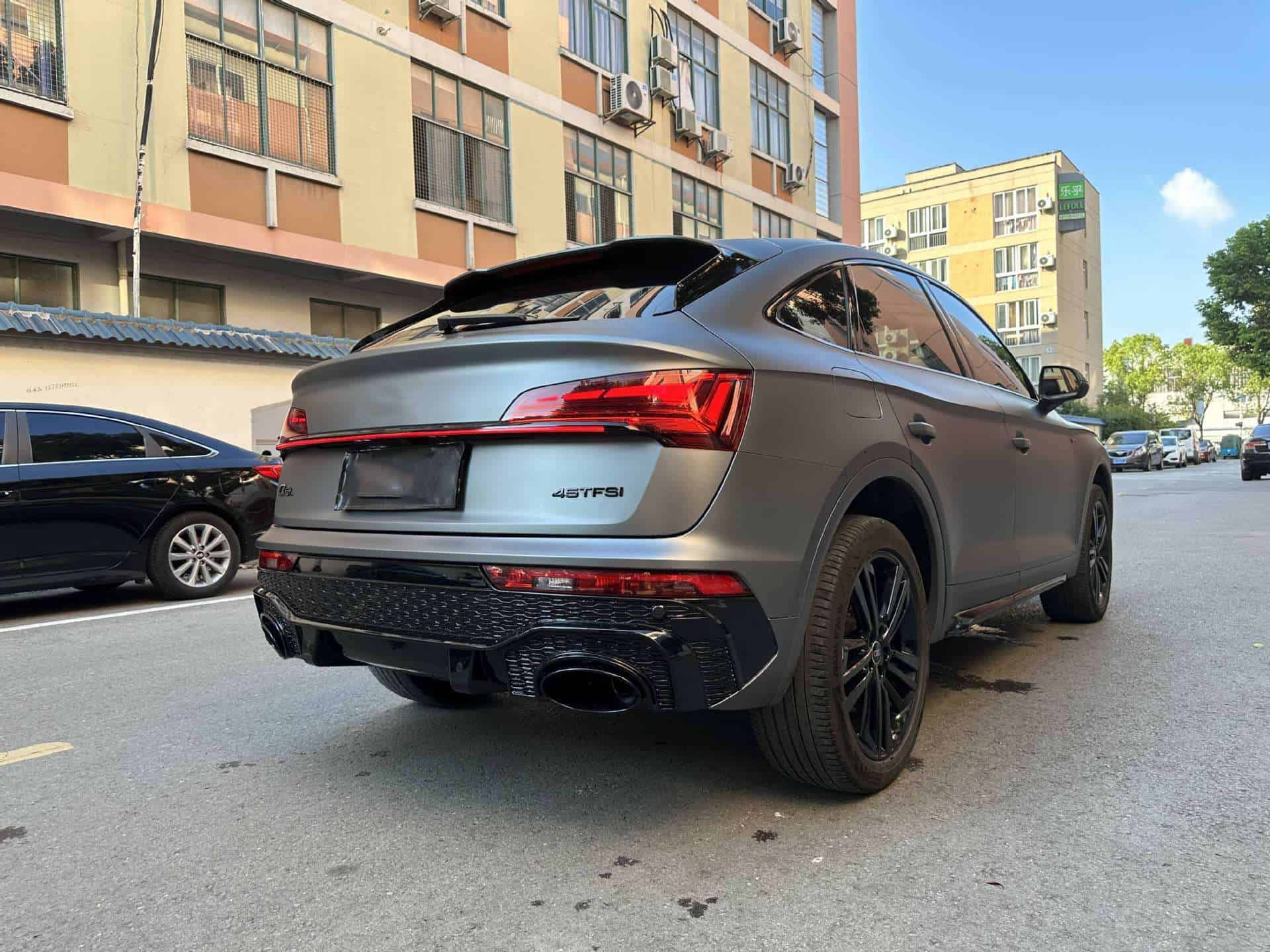 Audi Q5L Sportback RSQ8 Style Diffuser – Honeycomb Black