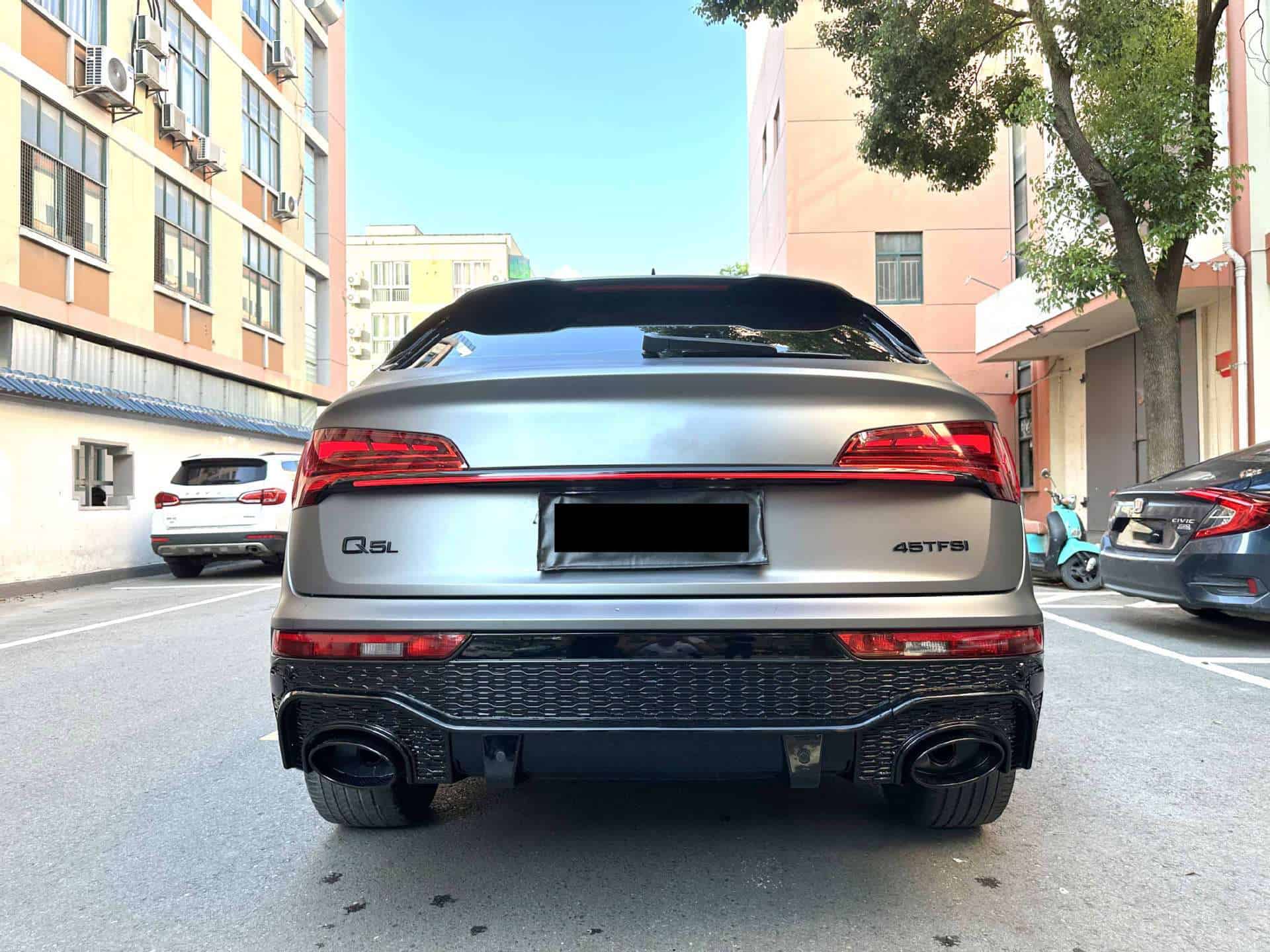Audi Q5L Sportback RSQ8 Style Diffuser – Honeycomb Black