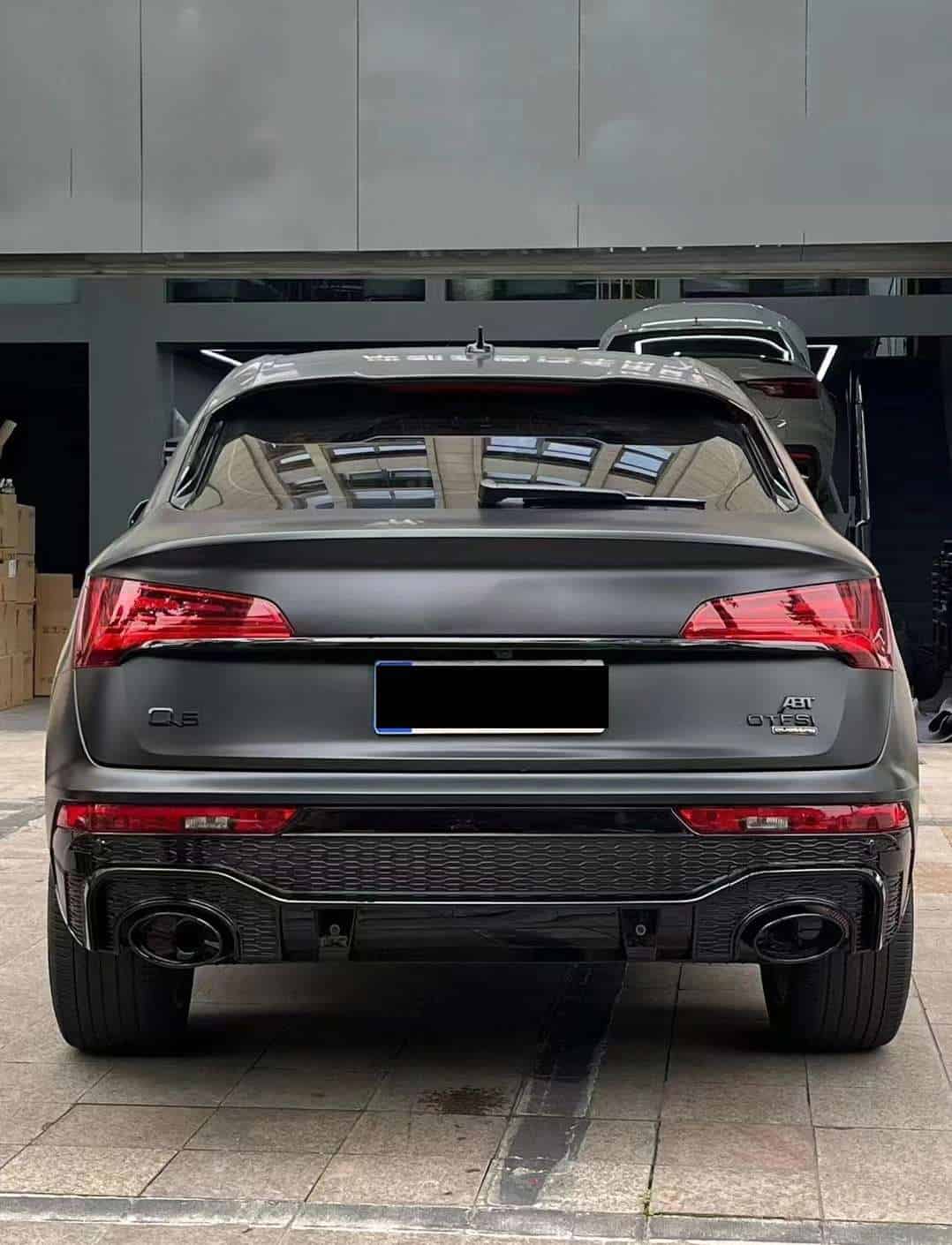 Audi Q5L Sportback RSQ8 Style Diffuser – Honeycomb Black
