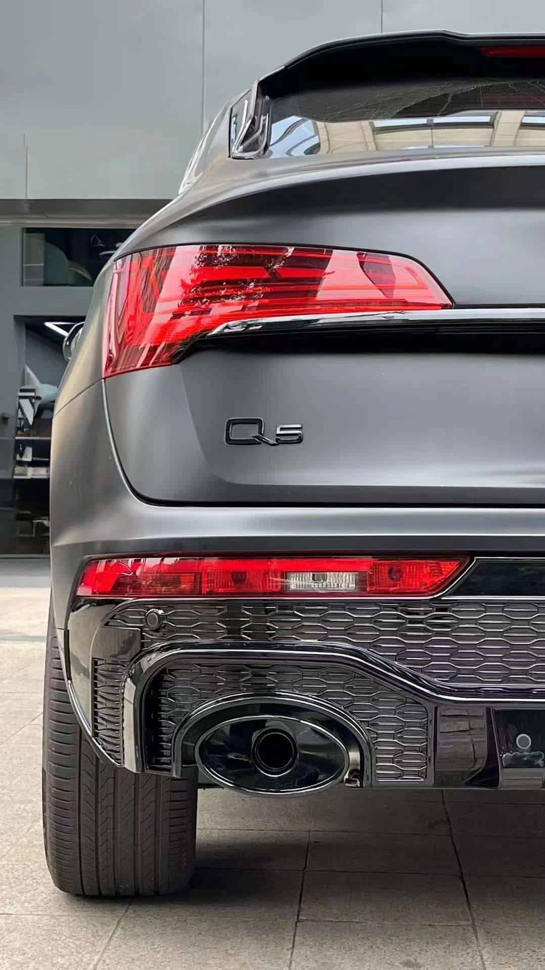 Audi Q5L Sportback RSQ8 Style Diffuser – Honeycomb Black