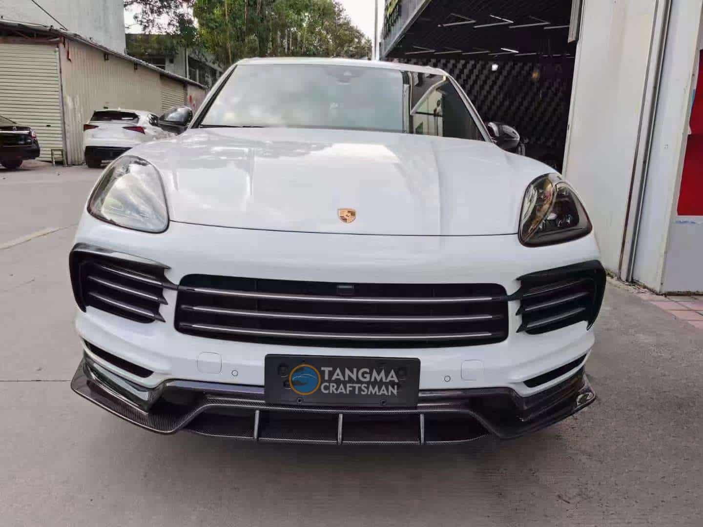 Cayenne Carbon Fiber Body Kit