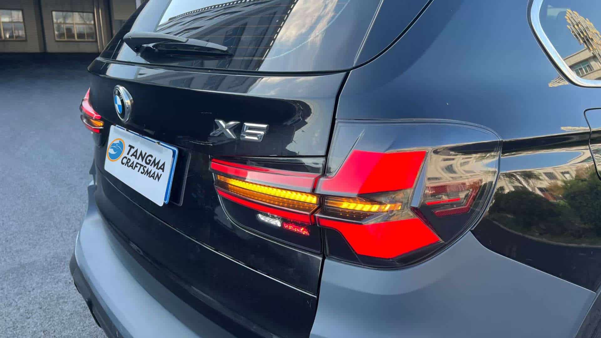 BMW X5 taillight assembly 07-13 E70 modified LED driving light brake light water turn signal light