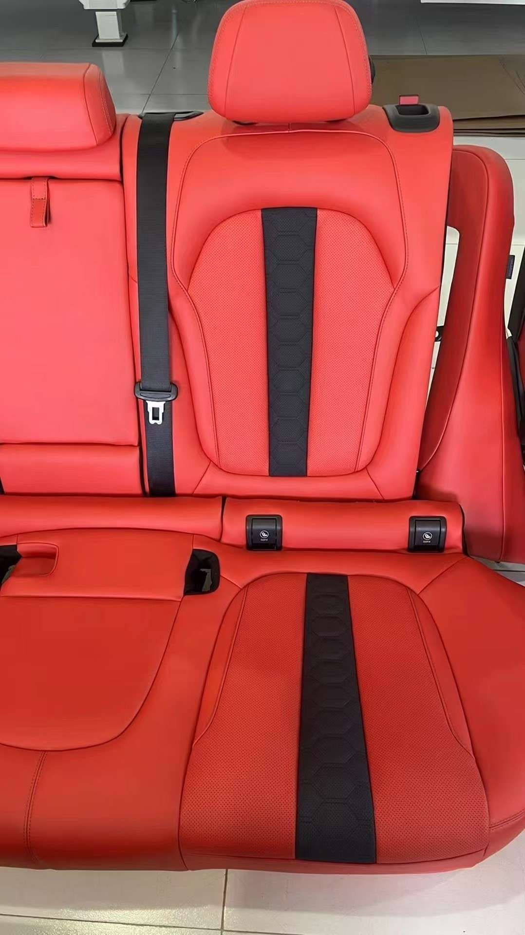 MW X5 Interior Modification Kit: Automotive Grade Bordeaux Calfskin – ISO 17025 Tested – Non-Destructive HUD/Ambient Calibration (2010-2024)