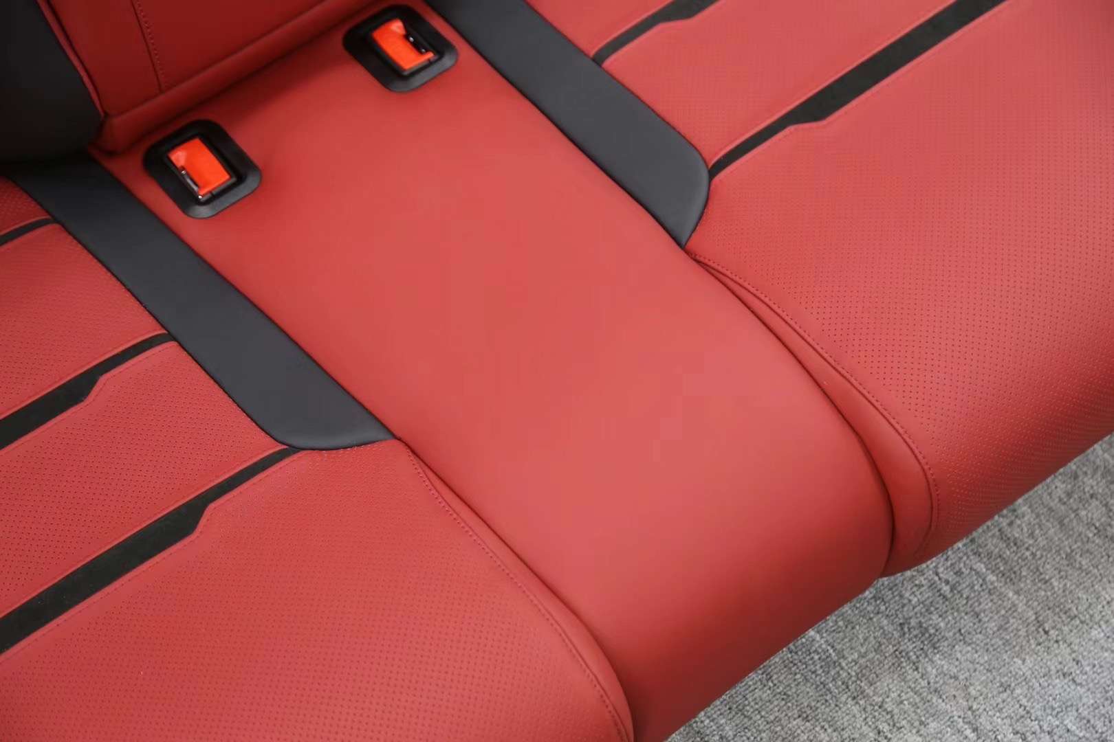 MW X5 Interior Modification Kit: Automotive Grade Bordeaux Calfskin – ISO 17025 Tested – Non-Destructive HUD/Ambient Calibration (2010-2024)