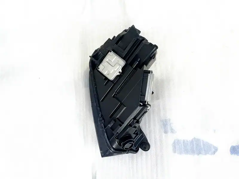 09+ Audi Q5 LED Headlights Matrix DRL Assembly