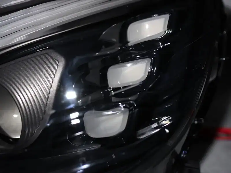 2010+ Mercedes R-Class LED Headlights W251 DRL