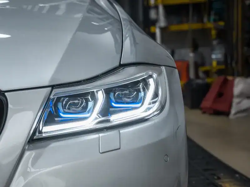 05+ BMW 3 Series E90 LED Headlights Sequential DRL