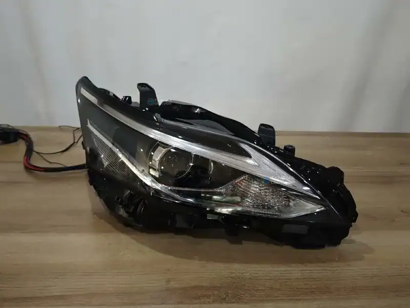 2011+ Lexus CT200h LED Headlights DRL Projector