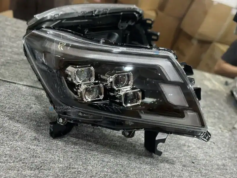 2014+ Nissan Navara NP300 LED Headlights DRL Sequential