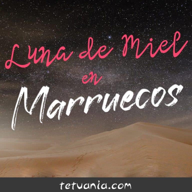 Imagen de un cielo estrellado sobre dunas del desierto en Marruecos.