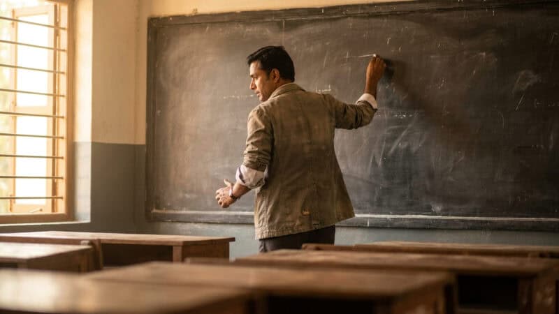 40 की उम्र में करियर बदलने की कहानी — वो साल जब रजीव ने चॉक उठाया