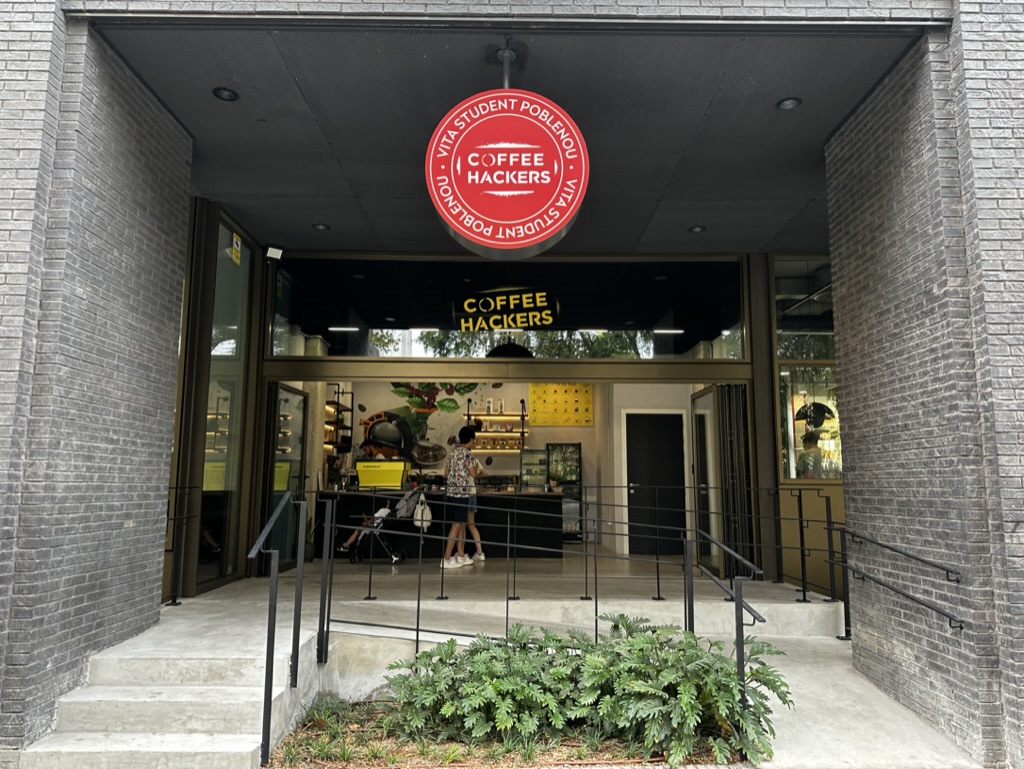 Entrada Coffee Hackers Poblenou — Vita Student