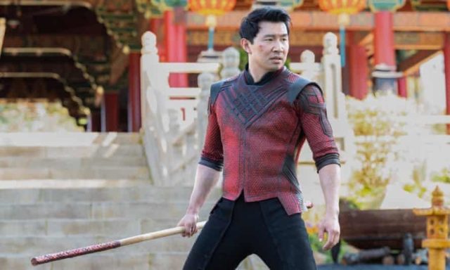 Shang-chi pose