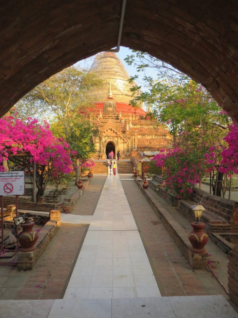 Dhamma Ya Zi Ka Pagoda ở Bagan