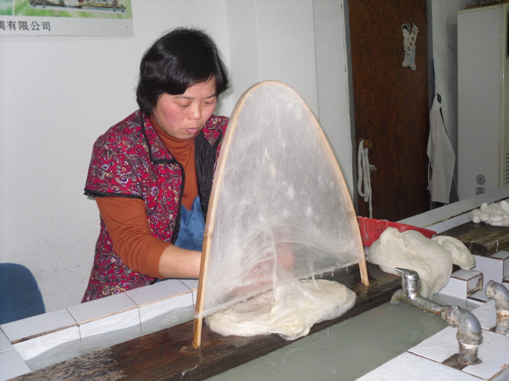 Dệt lụa truyền thống ở Tô Châu