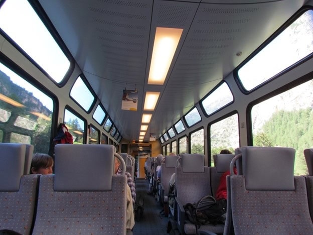 Tàu đi Zermatt từ Visp