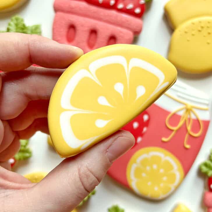 lemon slice Cookies decorated with royal icing