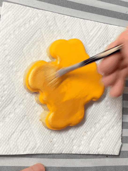 how to decorate miss to mrs cookies with royal icing 