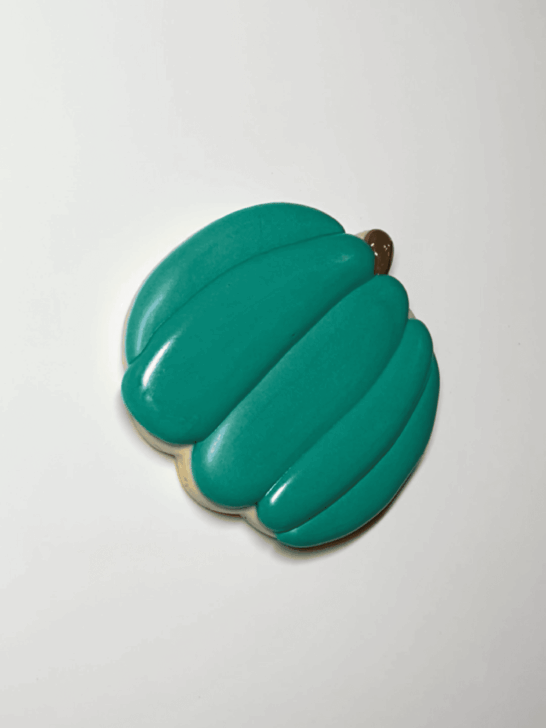 how to decorate pumpkin shaped cookies with royal icing