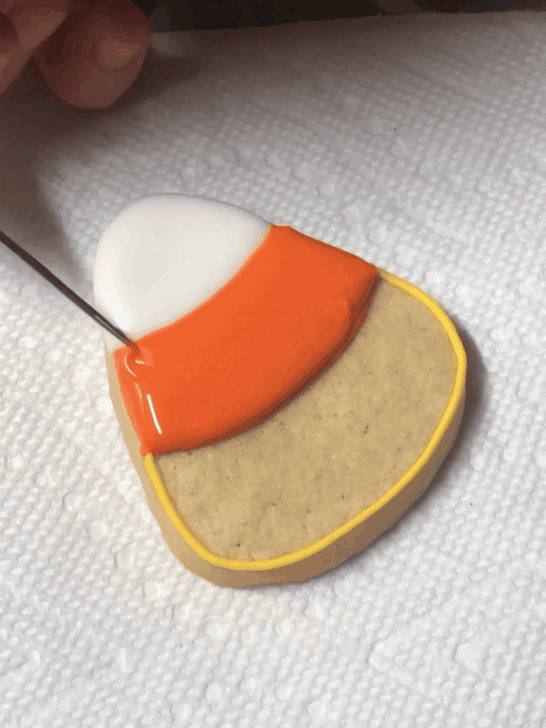 how to decorate candy corn sugar cookies with royal icing