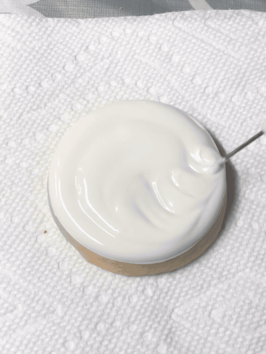 how to decorate mummy decorated cookies with royal icing