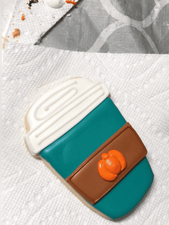 how to decorate coffee cup sugar cookies with royal icing