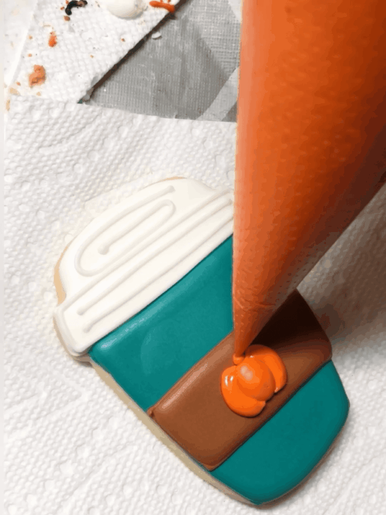 how to decorate coffee cup sugar cookies with royal icing