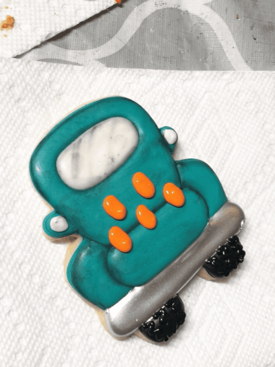 how to decorate pumpkin truck cookies with royal icing
