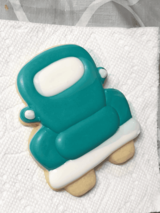 how to decorate pumpkin truck cookies with royal icing
