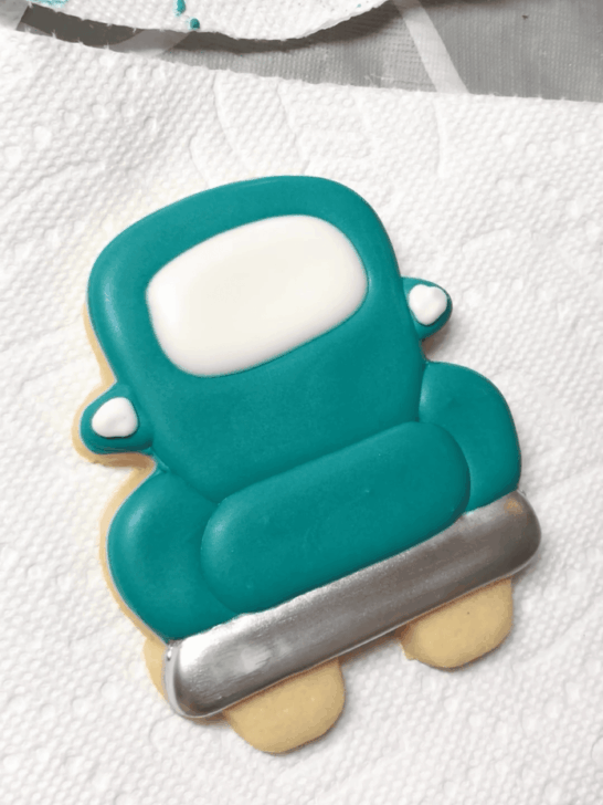 how to decorate pumpkin truck cookies with royal icing
